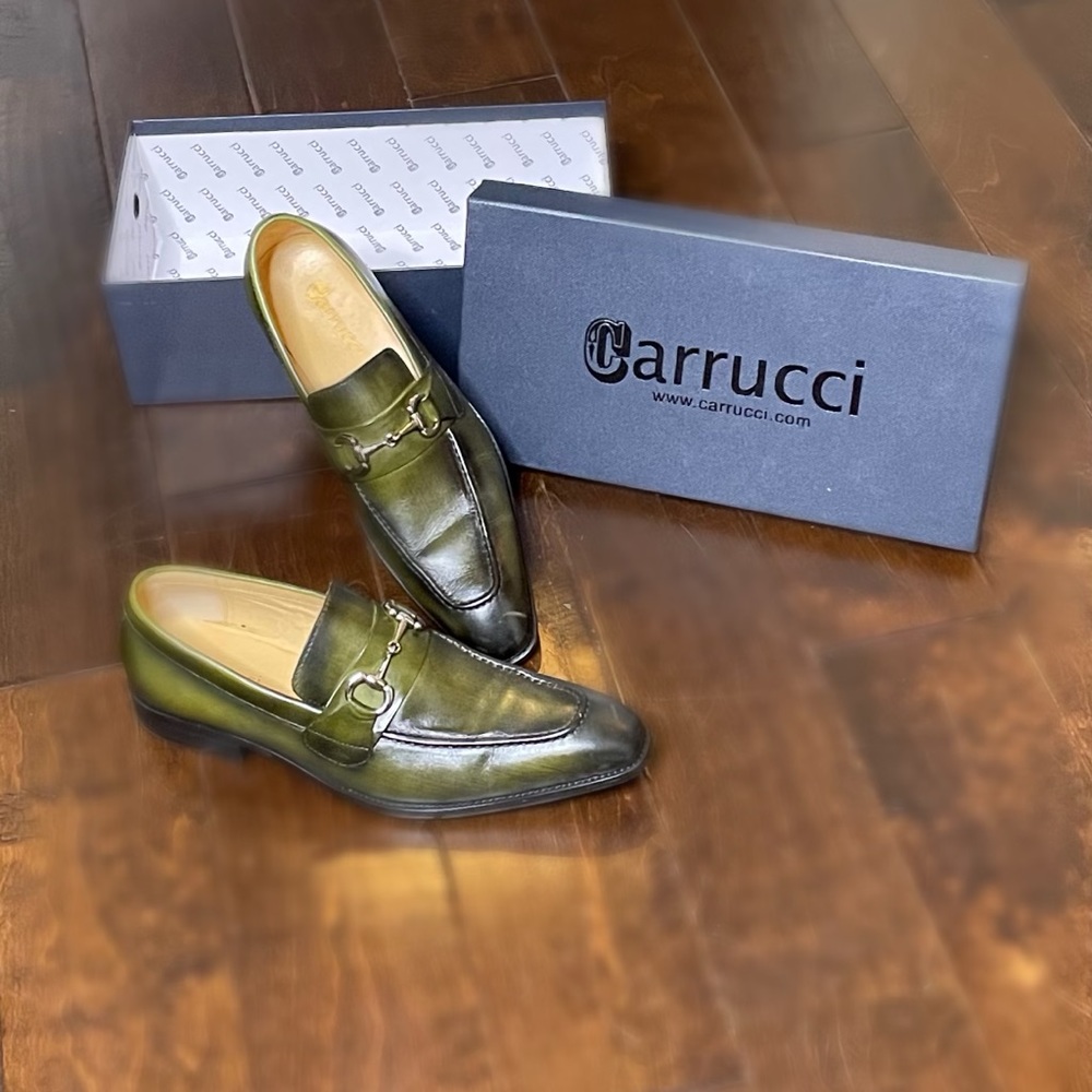 Carrucci Signature Buckle Loafer size 10.5